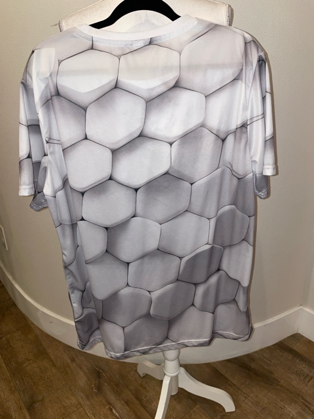 Hexagonal Pattern Grey Graphic Tee - Picture 3 of 3